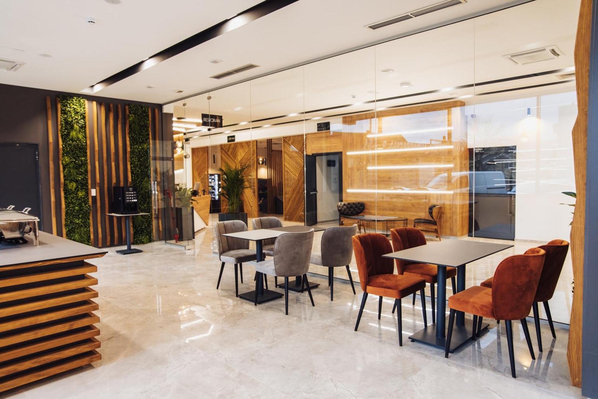 Hotel Brcko Gas Sarajevo Lukavica Zewnętrze zdjęcie